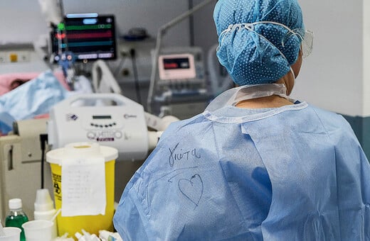 Χανιά: Πτώση παιδιού ενός έτους από μπαλκόνι, νοσηλεύεται διασωληνωμένο στη ΜΕΘ