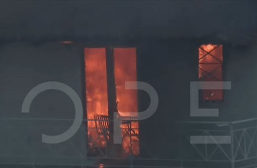 Live: Ανεξέλεγκτη η φωτιά στην Κερατέα - Καίγονται σπίτια, δεκάδες οι απεγκλωβισμοί