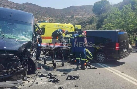 Ηράκλειο: Οκτώ τραυματίες σε σύγκρουση μίνι βαν στον ΒΟΑΚ – Ένας σε σοβαρή κατάσταση