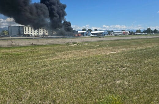 Σοκαριστικό αεροπορικό δυστύχημα στη Μοντάνα – Μικρό αεροσκάφος συνετρίβη σε σταθμευμένα αεροπλάνα