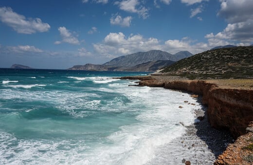 Καιρός σήμερα: Θερμοκρασία ως 41 βαθμοί και άνεμοι 8 μποφόρ