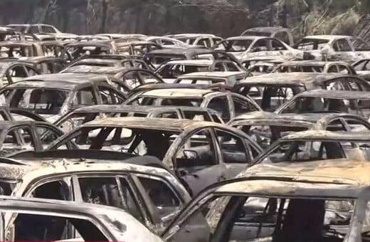 Φωτιά στην Αχαΐα: Κάηκαν 550 οχήματα που είχε κατασχέσει η ΑΑΔΕ