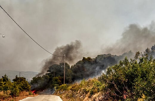 Φωτιά στην Κεφαλονιά: Μήνυμα 112 για εκκένωση του Αθέρα