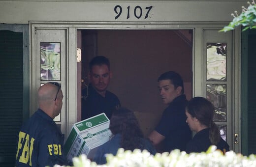 Έφοδος του FBI στο σπίτι του Τζον Μπόλτον: Τι ψάχνουν οι πράκτορες