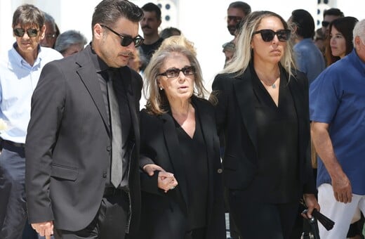 Κηδεία Δημήτρη Κωνσταντάρα: Πλήθος κόσμου στο τελευταίο «αντίο» στον δημοσιογράφο
