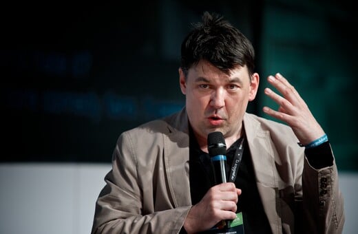 Συνελήφθη ο δημιουργός του «Father Ted» για τρανσφοβικές αναρτήσεις