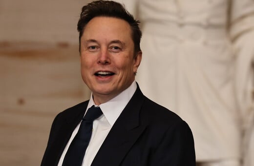 Η Tesla υπόσχεται έως 1 τρισ. δολάρια στον Έλον Μασκ αν πετύχει φιλόδοξους στόχους