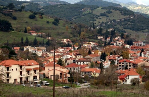 Καλάβρυτα: Ηγούμενος ήταν έτοιμος να πουλήσει Ευαγγέλιο του 1700 και 17 βυζαντινές εικόνες