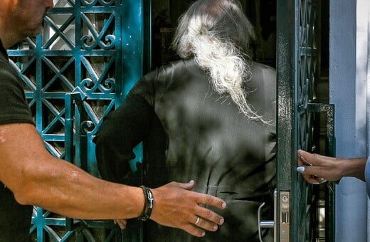 Ο ηγούμενος της Μονής Καλαβρύτων ισχυρίστηκε ότι θα πουλούσε «άγαλμα της θεάς Αρτέμιδος» για 10 εκατ. ευρώ 