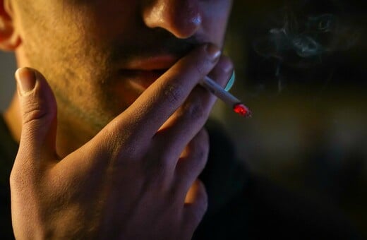 Η Ισπανία απαγορεύει το κάπνισμα σε εξωτερικούς χώρους μπαρ και εστιατορίων