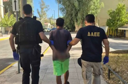 Συνελήφθη ο άνδρας που παρενοχλούσε ανήλικες στο Αιγάλεω - Κατηγορείται και για εμπρησμό