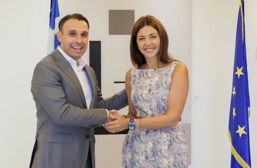 Η ΘΕΟΝΗ προσφέρει καθαρό νερό και χαμόγελα στα σχολεία 9 νησιών