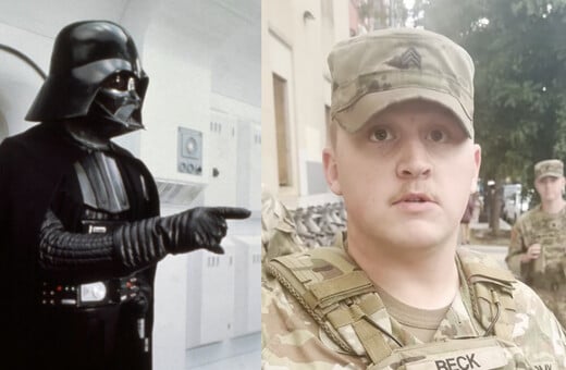 Star Wars στους δρόμους της Ουάσινγκτον: Διαδηλωτής ακολουθεί στρατιώτες με το θέμα του Νταρθ Βέιντερ