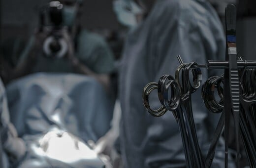 Ιπποκράτειο: Δεύτερη αναβολή για τη δίκη του καρδιοχειρουργού που κατηγορείται για «φακελάκι»