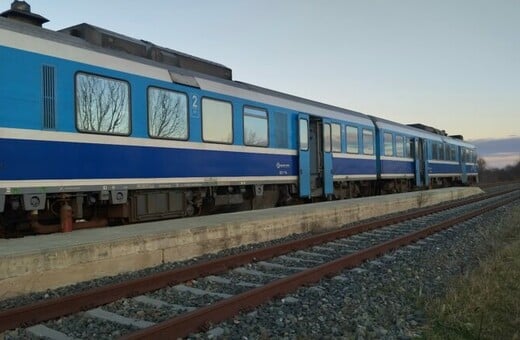 Τρένο παρέσυρε φορτηγάκι σε αφύλακτη διάβαση στο Σουφλί