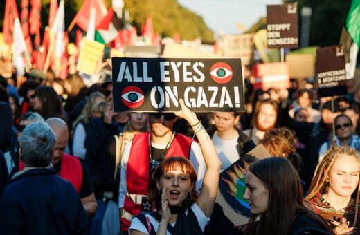 Βερολίνο: Δεκάδες χιλιάδες στους δρόμους σε διαδήλωση αλληλεγγύης με τη Γάζα