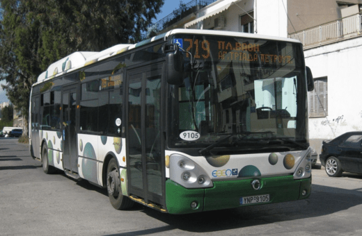 Ίλιον: Άγριος ξυλοδαρμός οδηγού λεωφορείου από ανήλικο