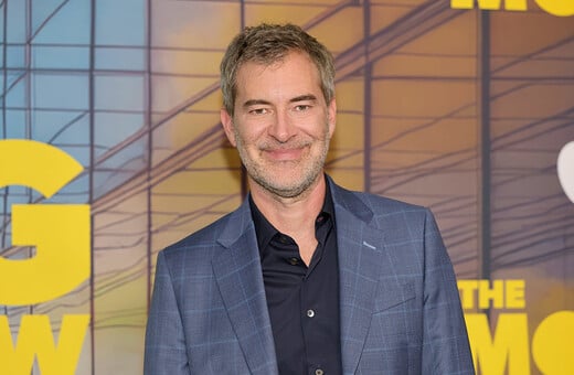 Ο δημιουργός της σειράς «The Morning Show», Mark Duplass, απαντά στις αντιδράσεις για το πρότζεκτ με τρανς άτομα