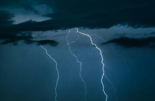 Κακοκαιρία: Ισχυρά φαινόμενα σε όλη τη χώρα τα επόμενα 24ωρα - Έρχονται καταιγίδες, θυελλώδεις άνεμοι και χιόνια