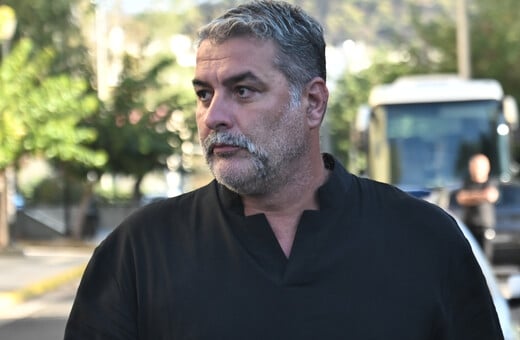 Βασίλης Μπισμπίκης: Βίντεο - ντοκουμέντο δείχνει τον ηθοποιό λίγα λεπτά μετά το τροχαίο στη Φιλοθέη