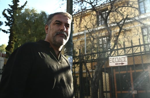 Βασίλης Μπισμπίκης: «Λόγω της ώρας άφησα ένα χαρτάκι με τα στοιχεία μου»