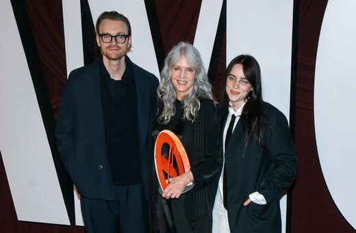 Η μητέρα της Billie Eilish δίνει συμβουλές για μια πιο φυτική διατροφή