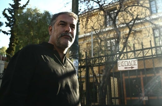 Βασίλης Μπισμπίκης: Ποιος και γιατί τον κάλεσε στη σκηνή του Πάνου Ρούτσι στο Σύνταγμα