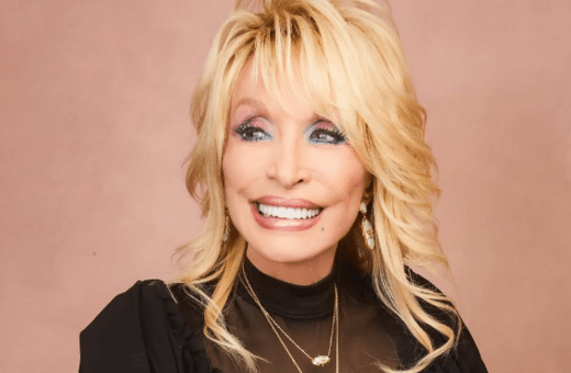 Η Ντόλι Πάρτον απαντά στις φήμες για την υγεία της: «Δεν έχω πεθάνει ακόμα!»