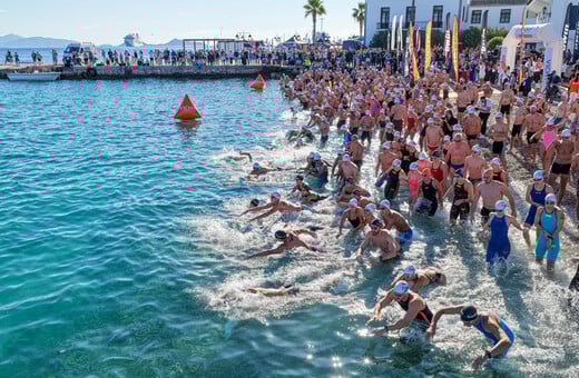 Spetses Mini Marathon 2025: Ρεκόρ συμμετοχών με τις συγκινήσεις και την αγωνιστικότητα στα ύψη