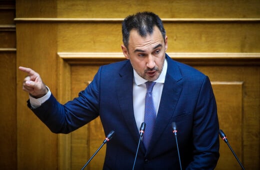 Χαρίτσης κατά Μητσοτάκη με ατάκα Κωνσταντίνου Μητσοτάκη