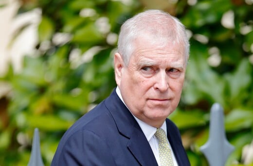 «Ιστορική ταπείνωση»: Ο βρετανικός Τύπος χλευάζει τον πρίγκιπα Άντριου