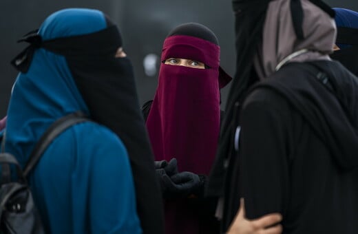 Πορτογαλία: Ενέκρινε νομοσχέδιο για απαγόρευση της μπούρκας