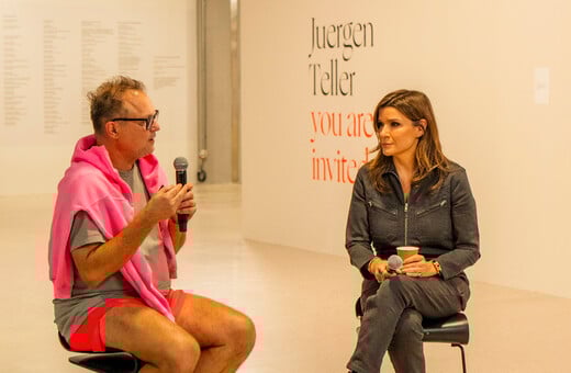 Juergen Teller: «Παίρνω το χιούμορ πολύ στα σοβαρά» 