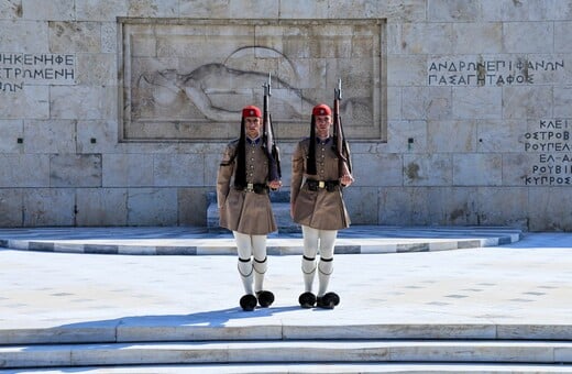 ΣΥΡΙΖΑ για Άγνωστο Στρατιώτη: Η κυβέρνηση φέρνει νομοθετική ρύθμιση για να εκδικηθεί τη νίκη Ρούτσι