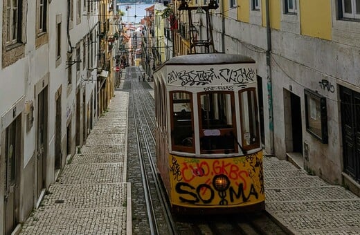 ΛΙΣΑΒΟΝΑ ΤΕΛΕΦΕΡΙΚ