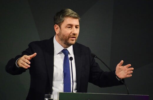 Ανδρουλάκης κατά Μητσοτάκη: «Κάνει επίδειξη εσωκομματικής πυγμής πάνω στον Αγνωστο Στρατιώτη»