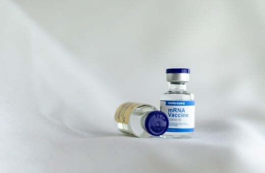 Πώς η τεχνολογία mRNA πίσω από τα εμβόλια COVID-19 θα μπορούσε να ενισχύσει τις θεραπείες για τον καρκίνο