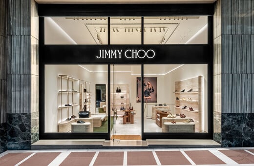 Ο οίκος Jimmy Choo ανοίγει την πρώτη του μπουτίκ στην Αθήνα