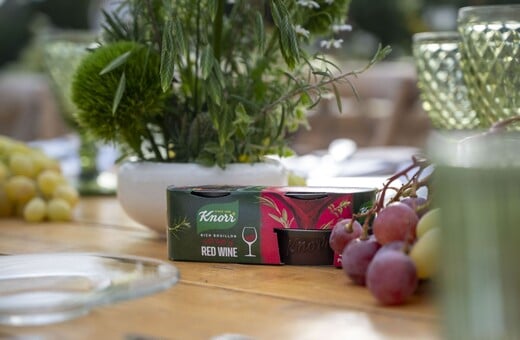 Η Knorr παρουσίασε τους νέους Σπιτικούς Ζωμούς με εκχύλισμα κρασιού