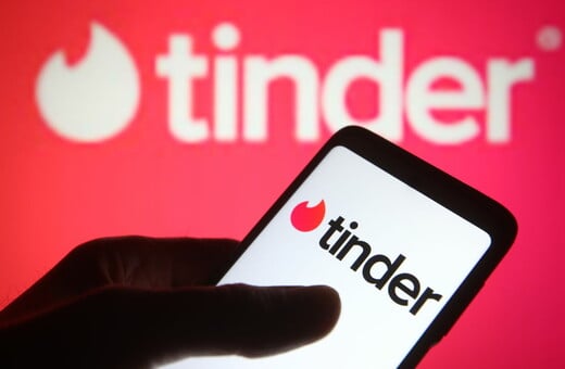 Tinder: Υποχρεωτική επαλήθευση προσώπου για νέους χρήστες στις ΗΠΑ