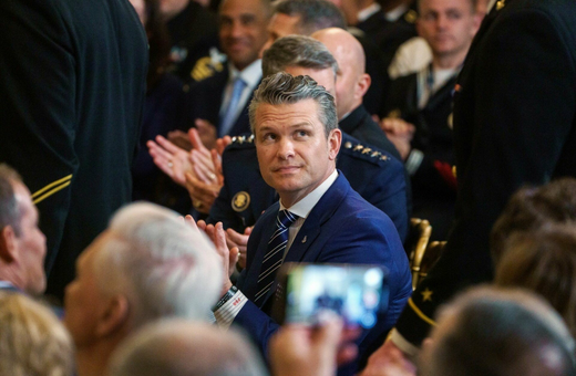 Χέγκσεθ: «Οι ΗΠΑ θα συνεχίσουν να υπερασπίζουν σθεναρά τα συμφέροντα τους»