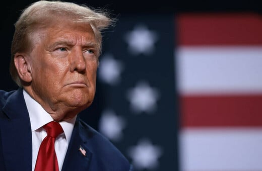 «Θα το μάθετε σύντομα»: Ο Τραμπ άφησε ανοιχτό το ενδεχόμενο υπόγειων πυρηνικών δοκιμών