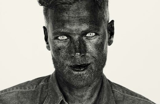 *Να γυρνάς προς το αληθινό αφού έχεις καεί από το ωραίο/ από τον Πάνο Μιχαήλ