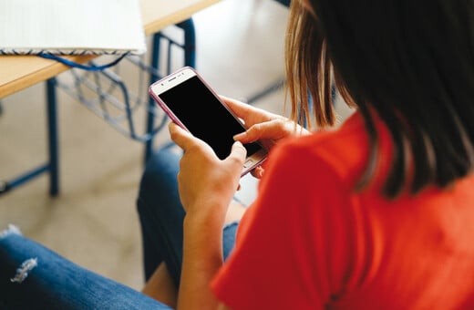 Η Gen A είναι πιο ευάλωτη στους viral κινδύνους και χρειάζεται το «Kids Wallet»