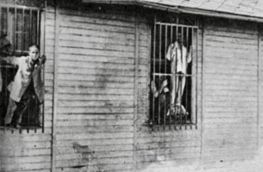 Δαφνί: «To βασίλειο της αναποδογυρισμένης λογικής»