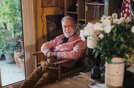 Ένας ύμνος για την γκέι αγάπη και τη φιλία σε έναν κόσμο όπου θερίζει το Aids