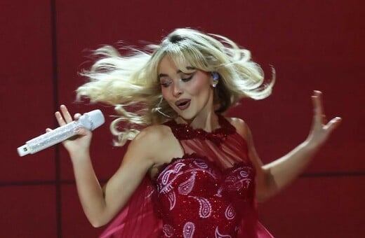 Η Σαμπρίνα Κάρπεντερ ετοιμάζει μουσική ταινία εμπνευσμένη από την «Αλίκη στη Χώρα των Θαυμάτων»