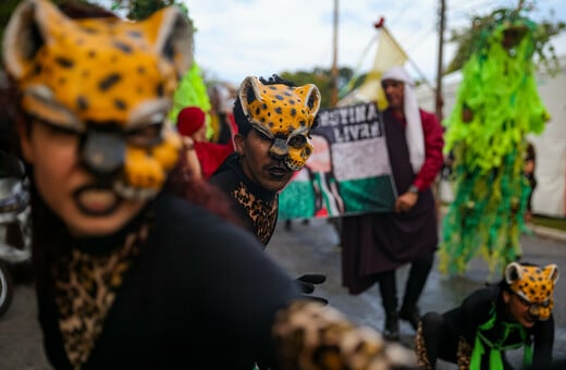 «Περιμένουμε καρτερικά και αποσβολωμένοι την επόμενη καταστροφή»