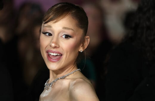 Αριάνα Γκράντε: Στη δικαιοσύνη ο άνδρας που όρμησε πάνω της στη Σιγκαπούρη