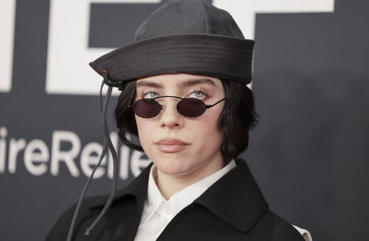 Billie Eilish: Επιτίθεται στον Μασκ καθώς ο δισεκατομμυριούχος πλησιάζει το κατώφλι του 1 τρισ. δολαρίων